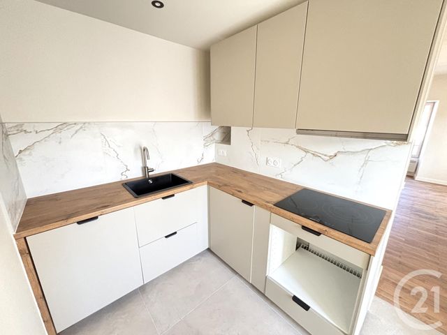 Appartement T3 &agrave; louer - 3 pi&egrave;ces - 49,76 m2 - Aix Les Bains - 73 - RHONE-ALPES