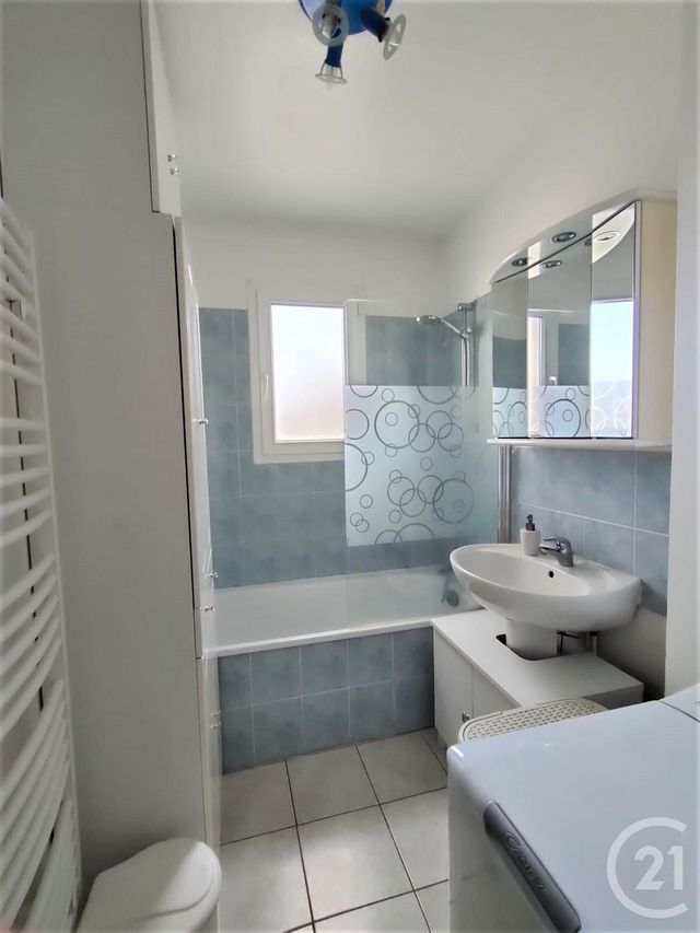 Appartement F3 &agrave; louer - 3 pi&egrave;ces - 70,50 m2 - Entrelacs - 73 - RHONE-ALPES