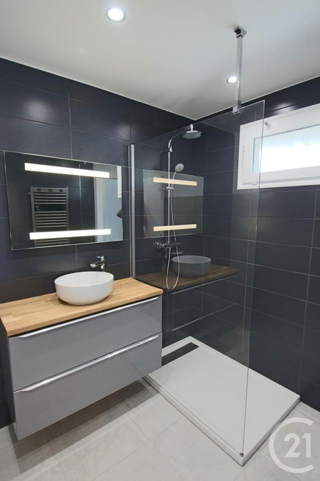 Appartement T3 &agrave; louer - 3 pi&egrave;ces - 67,32 m2 - Aix Les Bains - 73 - RHONE-ALPES