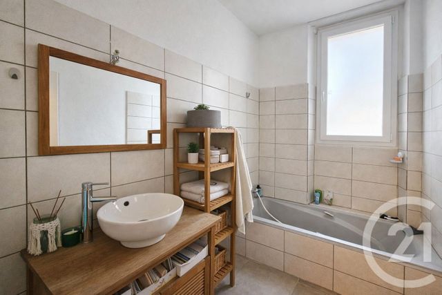 Appartement T3 &agrave; vendre - 3 pi&egrave;ces - 80,36 m2 - Aix Les Bains - 73 - RHONE-ALPES