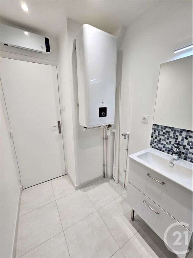 Appartement T3 &agrave; louer - 3 pi&egrave;ces - 63,07 m2 - Chambery - 73 - RHONE-ALPES