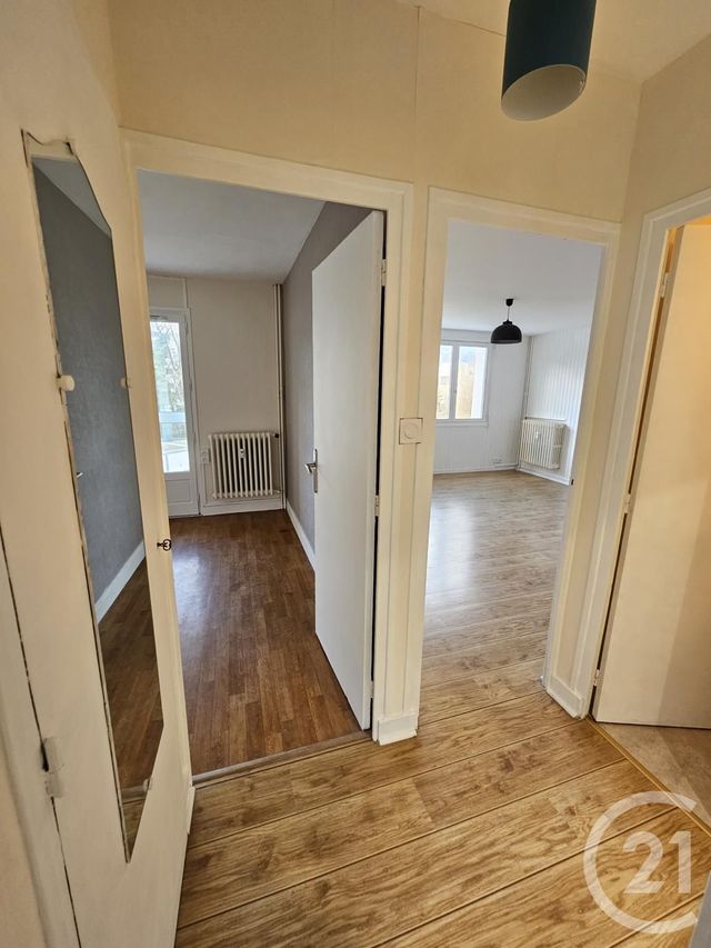 Appartement T3 &agrave; louer - 3 pi&egrave;ces - 63,07 m2 - Chambery - 73 - RHONE-ALPES