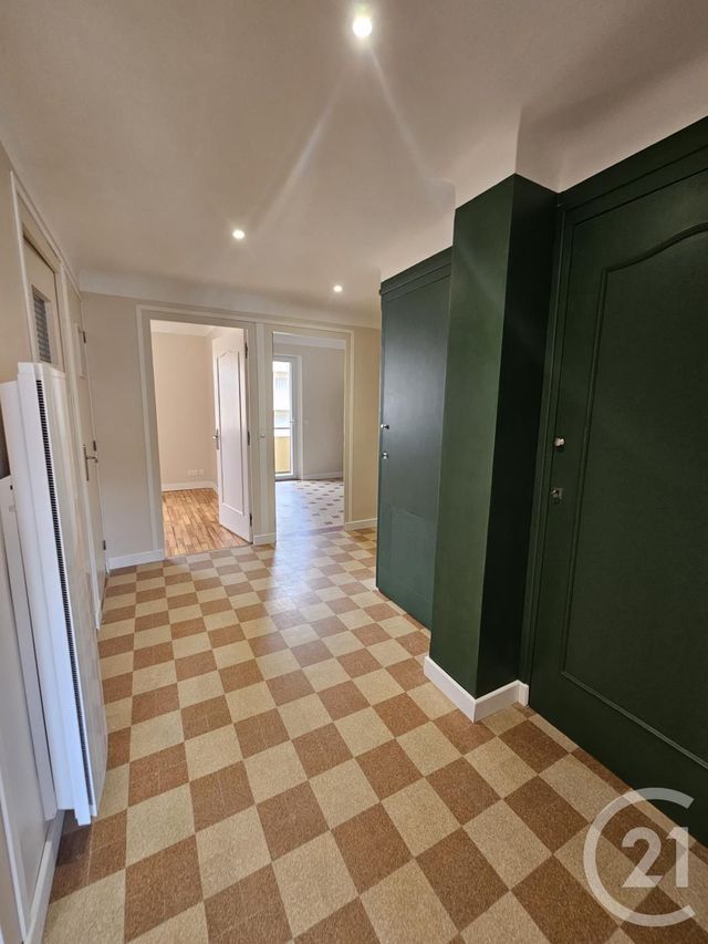 Appartement T3 &agrave; louer - 3 pi&egrave;ces - 61,01 m2 - Aix Les Bains - 73 - RHONE-ALPES