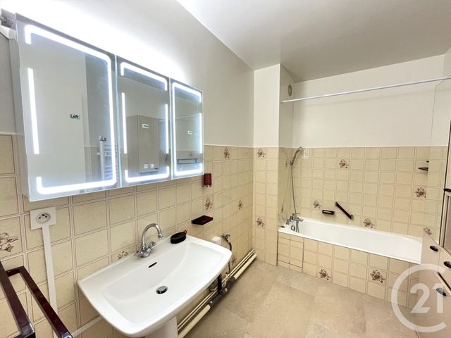 Appartement T3 &agrave; louer - 3 pi&egrave;ces - 69,71 m2 - Aix Les Bains - 73 - RHONE-ALPES