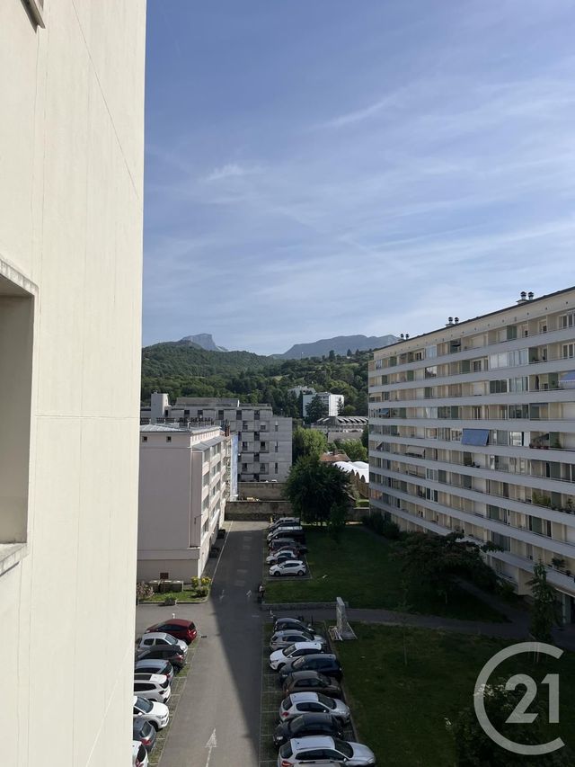 Appartement T3 &agrave; louer - 3 pi&egrave;ces - 64,57 m2 - Chambery - 73 - RHONE-ALPES