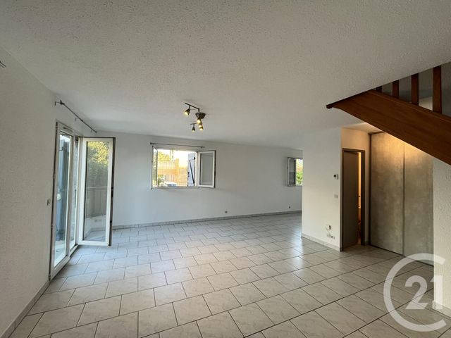 Appartement T4 &agrave; louer - 4 pi&egrave;ces - 71,80 m2 - Barberaz - 73 - RHONE-ALPES