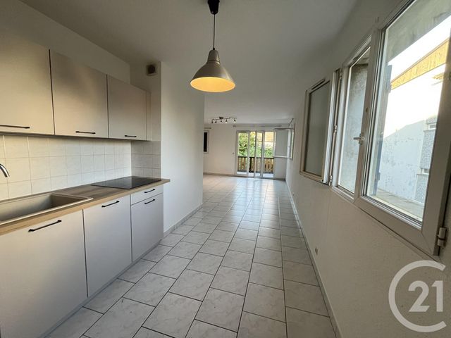 Appartement T4 &agrave; louer - 4 pi&egrave;ces - 71,80 m2 - Barberaz - 73 - RHONE-ALPES