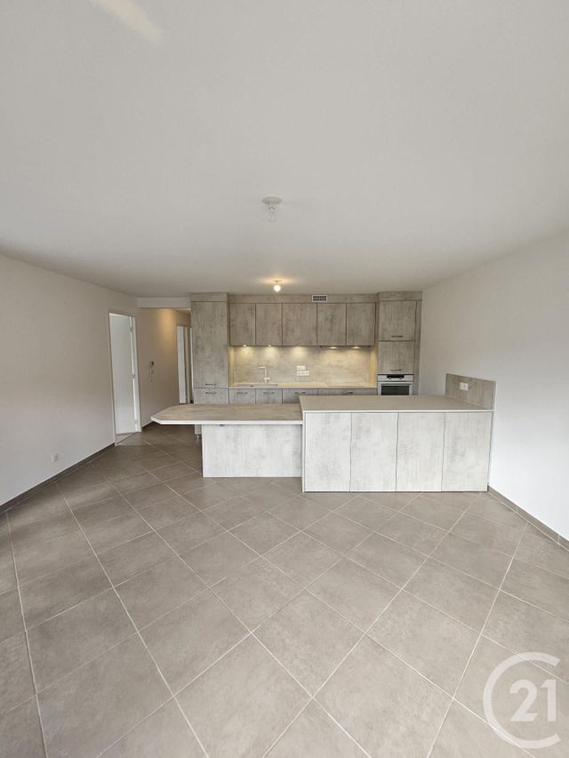 Appartement T4 &agrave; louer - 4 pi&egrave;ces - 81,74 m2 - Challes Les Eaux - 73 - RHONE-ALPES