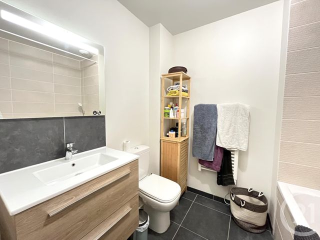 Appartement &agrave; louer - 4 pi&egrave;ces - 76 m2 - Aix Les Bains - 73 - RHONE-ALPES